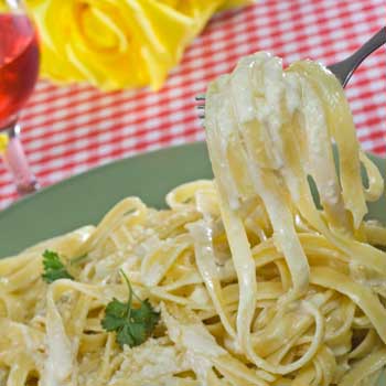 Fettuccine Alfredo