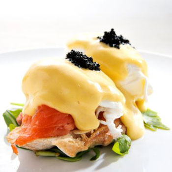Eggs Benedict with Salmon – MyDailyMoment