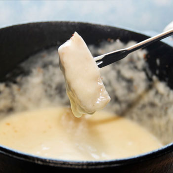 Whiskey & Cheese Fondue – MyDailyMoment